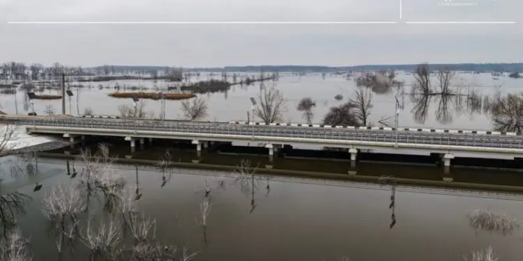 Reconstruyen puente estratégico destruido durante el conflicto bélico