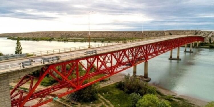 Interrupción Temporal del Tránsito en Puente sobre Río Santa Cruz