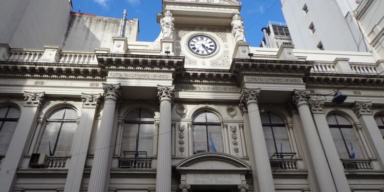 ¿Cómo impacta en el mercado financiero la nueva reducción de tasas del BCRA?