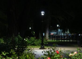 Modernización Lumínica: Plaza Sarmiento Estrena Sistema LED Integral