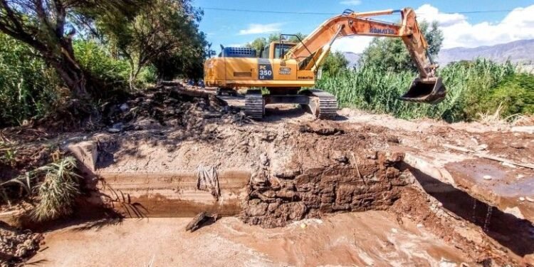 Modernización de infraestructura hídrica: Nueva alcantarilla mejorará el riego agrícola en Pocito