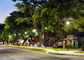 Modernización del Alumbrado Público: Nueva Iluminación LED Mejora la Seguridad en Zona Universitaria