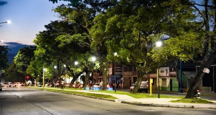 Modernización del Alumbrado Público: Nueva Iluminación LED Mejora la Seguridad en Zona Universitaria