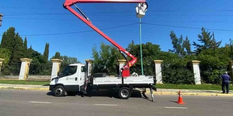 Modernización del Alumbrado Público: Nueva Tecnología LED Refuerza la Seguridad Ciudadana