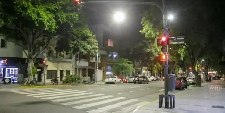 Buenos Aires Moderniza su Iluminación: Plan de Actualización LED Mejora la Seguridad y Eficiencia Energética