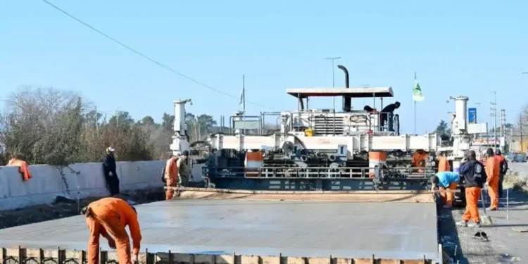 Avances en Infraestructura Vial: Nuevas Obras de Pavimentación con Hormigón de Alta Resistencia en Ruta 4 de Esteban Echeverría