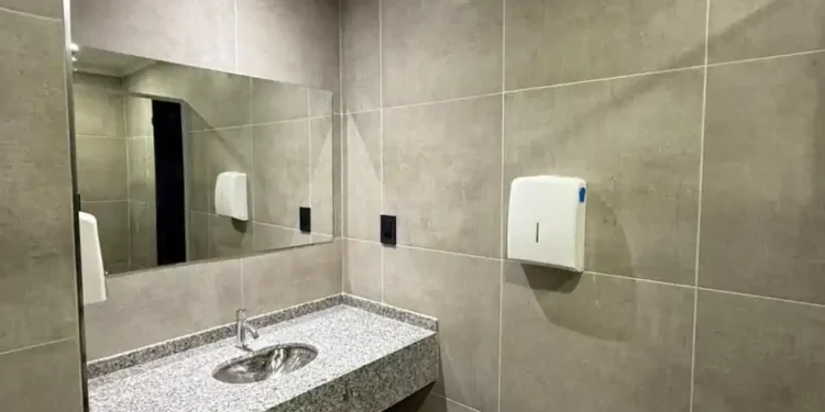 Tribunales de Colón estrenan sanitarios modernizados y accesibles tras inversión millonaria