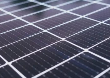 Construir Gigafábricas de Baterías: El Desafío de la Mano de Obra Especializada en la Industria Energética