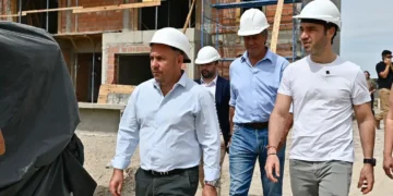 Torres Recorrió la Construcción de 114 Viviendas en Puerto Madryn