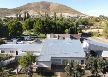 Neuquén financia cordones cuneta y veredas en El Cholar: inversión de $611,9 millones