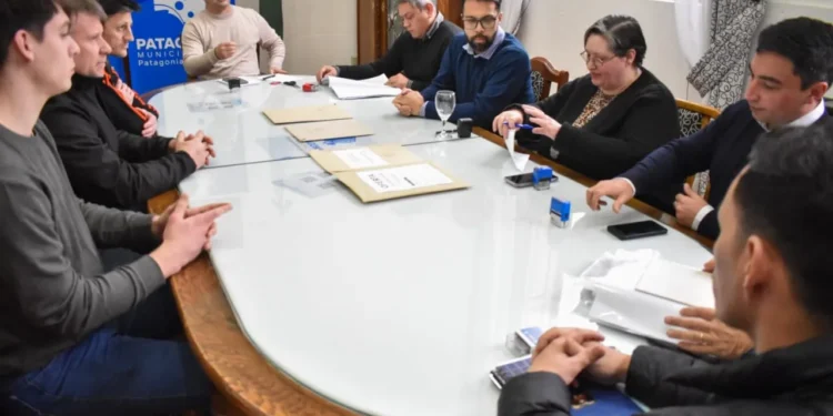 https://patagones.gob.ar/apertura-de-sobres-para-la-compra-de-insumos-para-el-hospital-ecay/