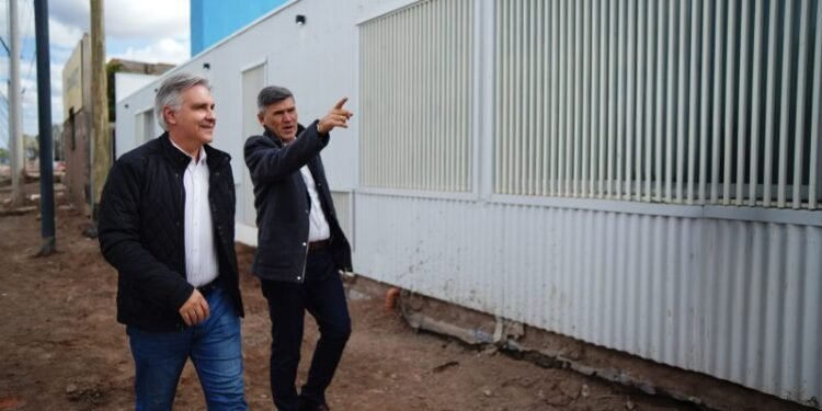 Córdoba vivienda social: reunión entre municipio y cooperativa en un espacio de trabajo