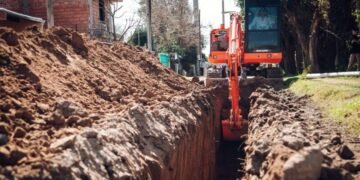 Obras que sostienen la ciudad: pavimentación, bacheo, agua potable y saneamiento para mejorar la vida cotidiana de los vecinos