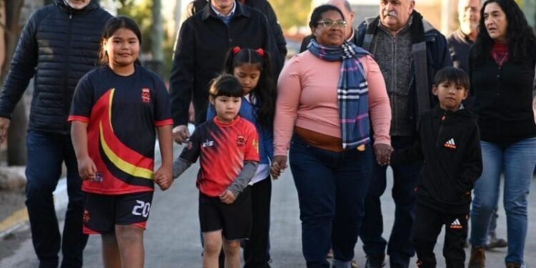 Plan de Pavimentación: Passerini inauguró las obras en Marta Juana González y Manantiales