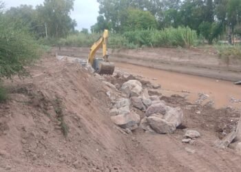obras de refuerzo del canal Cacique Guaymallén para prevenir crecidas