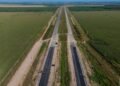 Colocación de asfalto en autopista Ruta 19 entre Córdoba y San Francisco