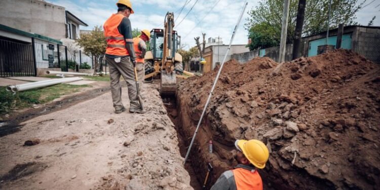 Parque Futura: 2400 vecinos y vecinas tendrán cloacas y calles asfaltadas